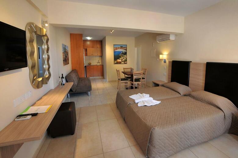 Hotel Nelia Gardens