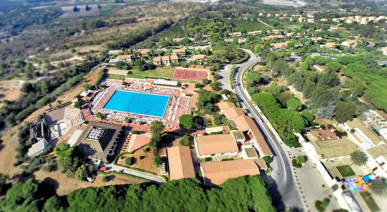 Hostal Athena Resort