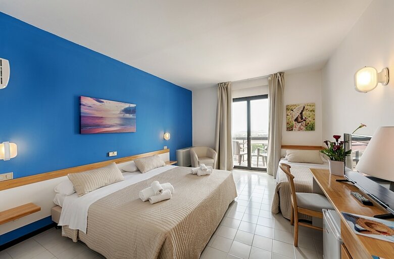 Hostal Athena Resort