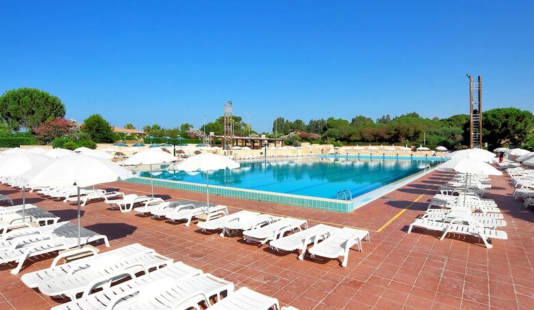 Hostal Athena Resort