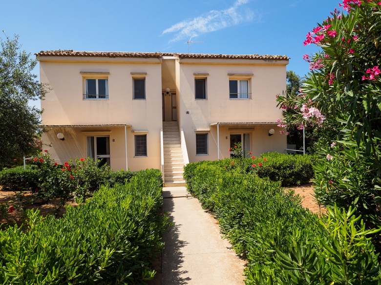 Hostal Athena Resort