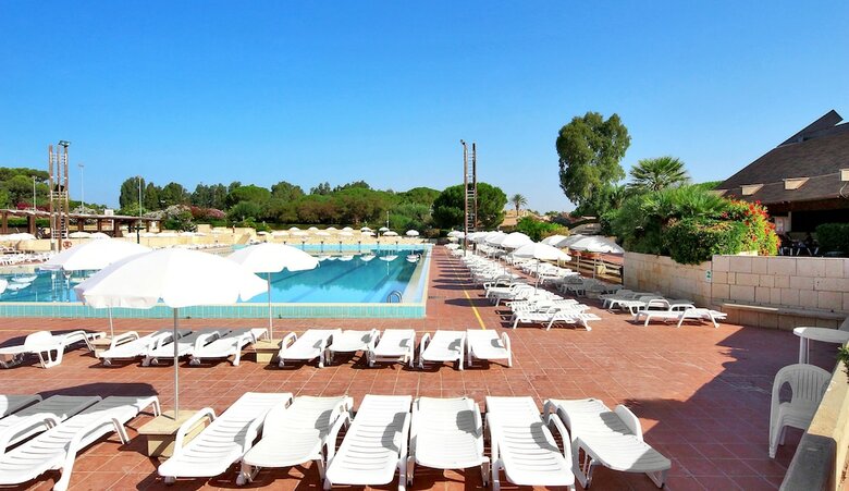 Hostal Athena Resort