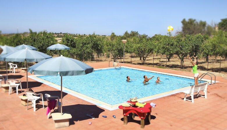 Hostal Athena Resort