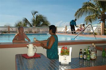 Bird Rock Beach Hotel