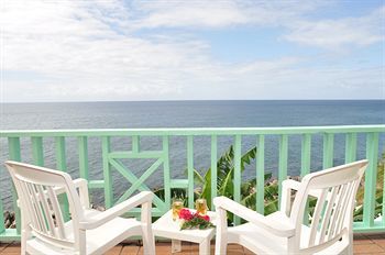 Bird Rock Beach Hotel