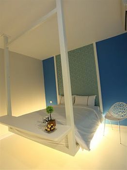 J Hotel