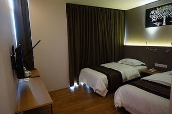 Hotel Super 8 Bayan Baru