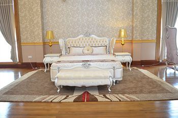 Royal President Hotel