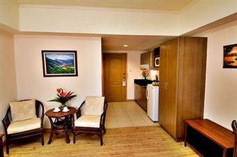 Hotel Subic Holiday Villas