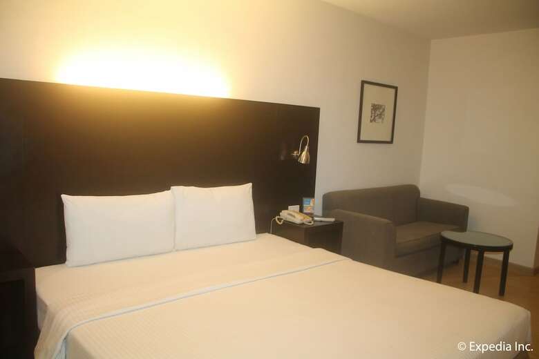 Pearl Lane Hotel