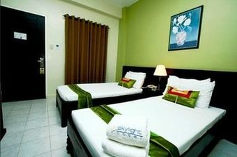 Skylight Hotel