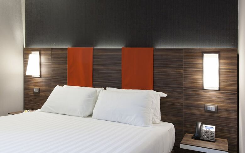 Hotel The Republic