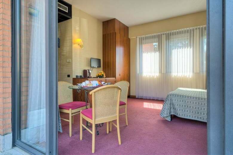 Petra Hotel & Residence