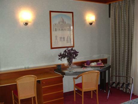 Petra Hotel & Residence