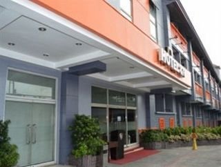 Hotel 878 Libis