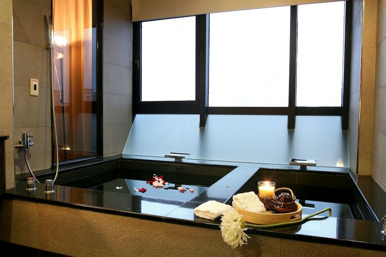 Resort One Hotel