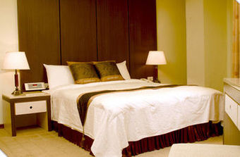 Waugh Den Hotel