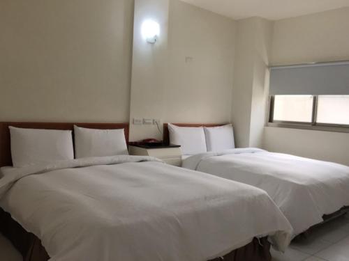 E Moon Hotel