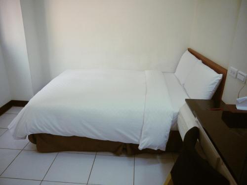 E Moon Hotel