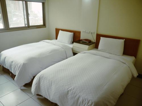 E Moon Hotel