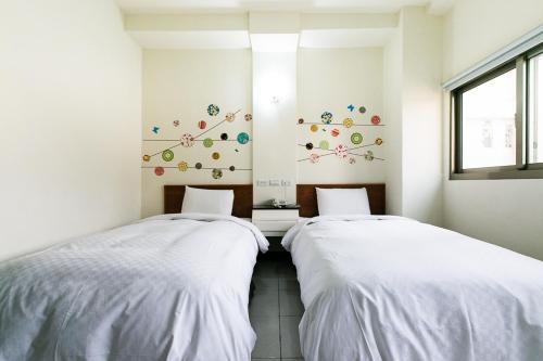E Moon Hotel