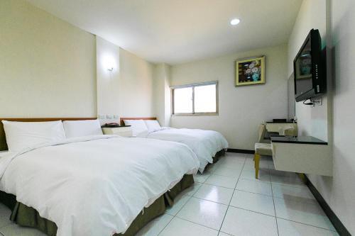 E Moon Hotel