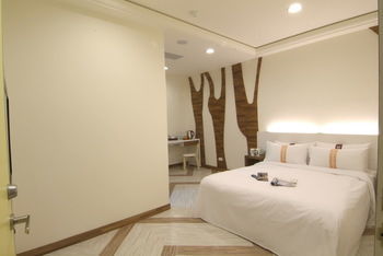 King Plaza Hotel