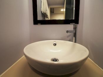 Emis Hotel