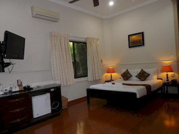 Hotel Manor House