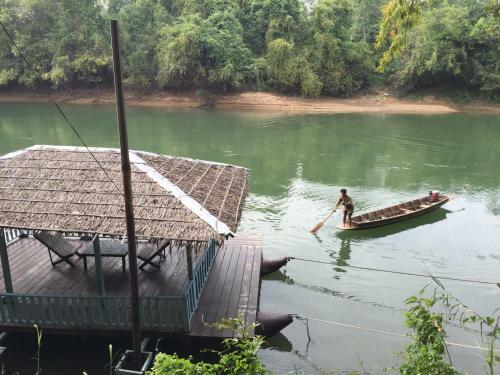 Hotel Saiyok River House