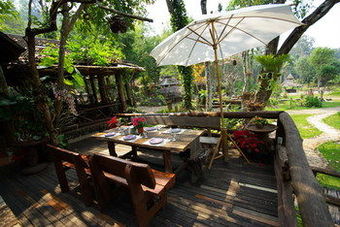 Hotel Tharnthong Lodges