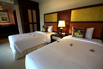 Thai Thani Pool Villa Resort