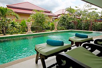Thai Thani Pool Villa Resort