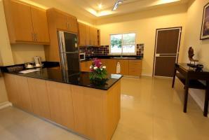 Thai Thani Pool Villa Resort