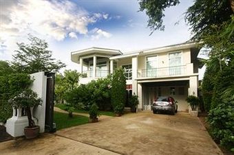 Villa Tamnak Beach House
