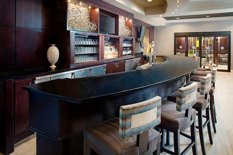 Hotel Dallas Marriott Suites Market Center