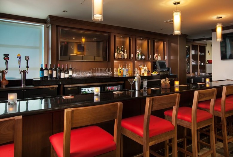 Four Points By Sheraton Hotel & Suites