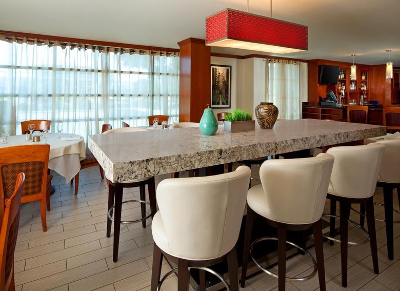 Four Points By Sheraton Hotel & Suites