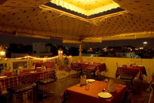 Hotel Nahargarh Haveli