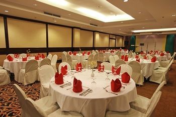 Harmoni Suites Hotel