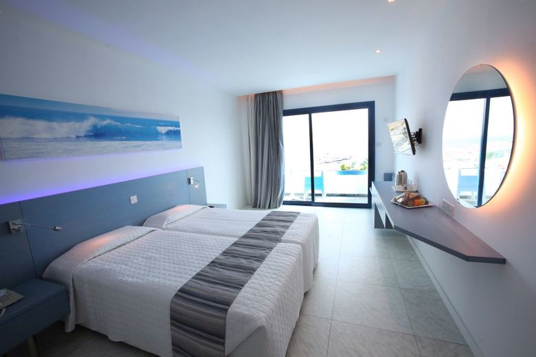 Hotel Anonymous Beach
