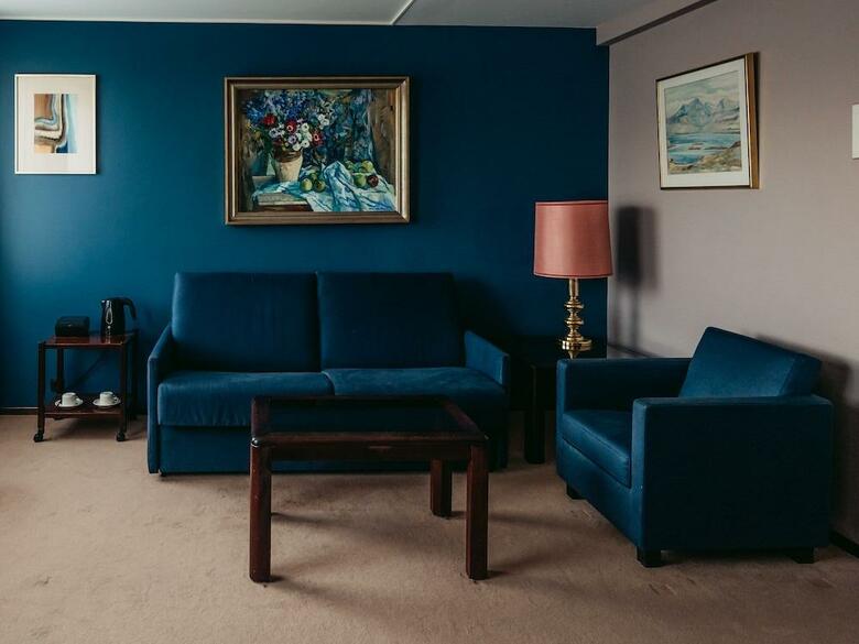 Hotel Holt