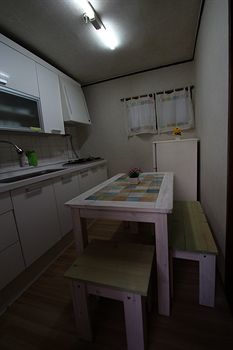 Albergue Icos Guesthouse 1 For Female