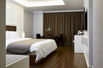 Roni Hotel