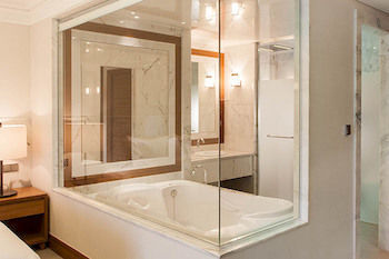 Pine Grove Hotel