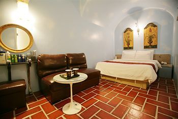 M Motel