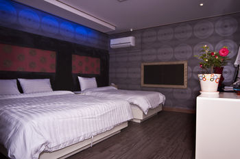 Camellia Hotel