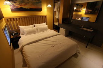 H Avenue Hotel