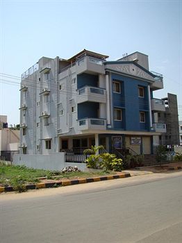 Hotel Bluemoon Log Inn