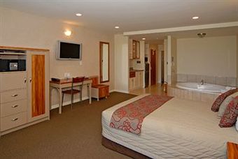 Pebble Beach Motor Inn